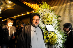 محمدعلی ابطحی (رئیس دفتر رئیس دولت اصلاحات) در مراسم ختم برادر معاون مطبوعاتی وزارت ارشاد